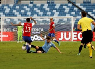 Chile y Uruguay repartieron puntos