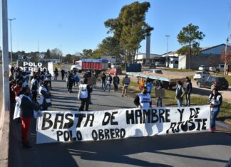 El PO se movilizó frente al Monumento a Urquiza