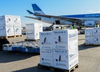 Salió el vuelo que traerá el principio activo desde Rusia