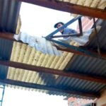 Pagina 6 19 de junio 2021 Albañil atravesó el techo de un garage