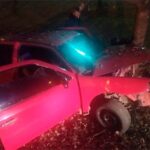 Pagina 6 2 de junio 2021 chocó y quedó atrapado en el auto