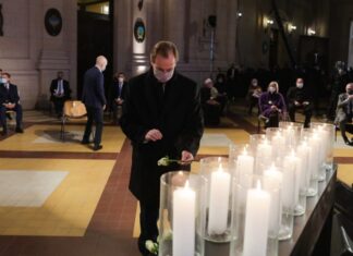 Bordet participó del homenaje a las víctimas del covid-19