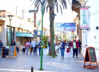 Intenso movimiento por las compras de última hora
