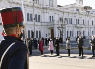 Bordet encabezó el acto por el Día de la Bandera