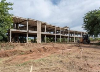 Firmaron el contrato para el Campus de la Uader