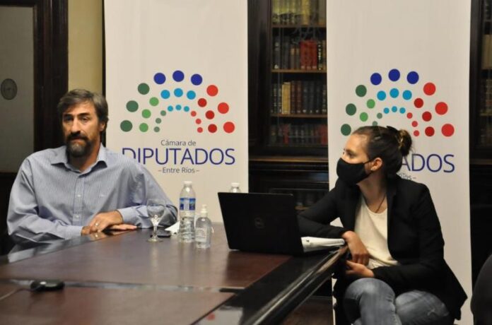 p2 - Realizaron el conversatorio “Hacia un Estado Moderno”