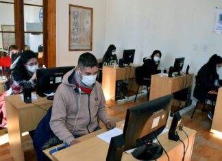 Incorporaron becarios al 0800 VACU para mejorar el servicio