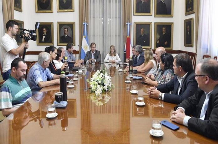 p8 - Legisladores oficialistas apoyan la medida