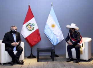 El Presidente asistió a la asunción de Pedro Castillo