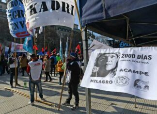Carpas en apoyo a Milagro Sala
