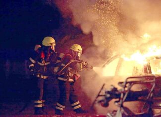 Catorce jóvenes tras la ilusión de ser bomberos
