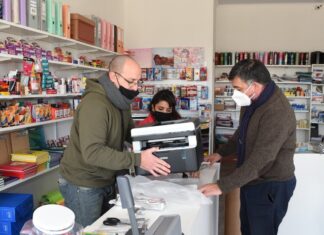 Comerciantes recibieron más equipamiento informático