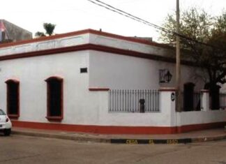 Trabajan para digitalizar los archivos de la Hemeroteca