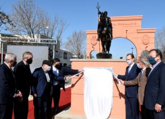 Bordet presidió el homenaje a Francisco Ramírez
