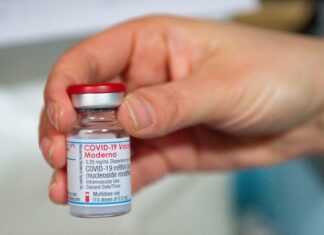 Se rubricó el acuerdo con Moderna por 20 millones de dosis