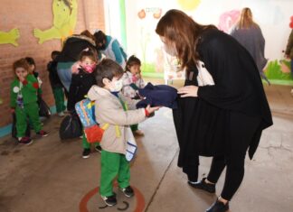 Acercaron ropa de abrigo a pequeños uruguayenses