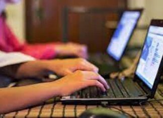 Acuerdan iniciar obras de conectividad en escuelas