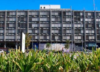 Intimaron a dos docentes por salarios mal liquidados