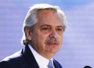 Imputaron al Presidente, su mujer y a nueve invitados