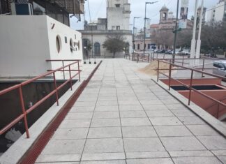 Comenzarán a impermeabilizar el techo del auditorio Illia