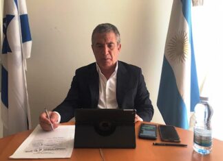 Urribarri: “Llaman delitos a actos de gobierno”