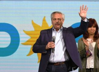 Presentación de renuncias y respaldos al Presidente