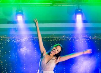 Los 16 de Nicole Vallín.