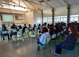 Se dictan charlas para la prevención del suicidio