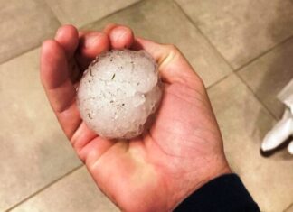 Cayó granizo de gran tamaño