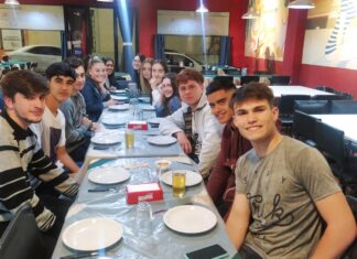 Estudiantina: Jóvenes disfrutaron de los premios
