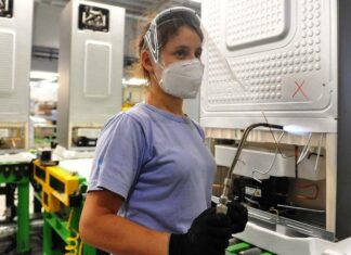 La actividad económica creció el 12,8% en agosto
