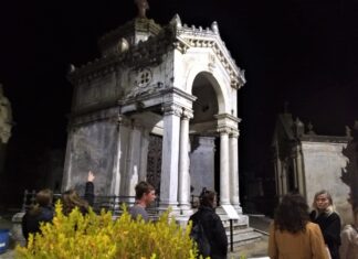 Se llevó a cabo en el cementerio la primera «Noche de las Linternas»
