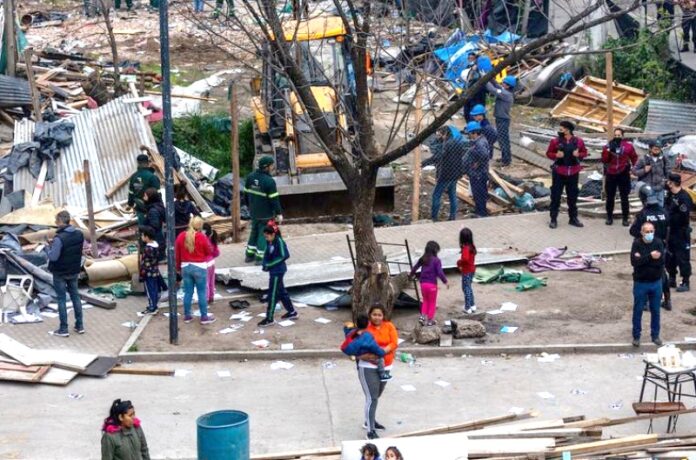 p19 Desalojo en el barrio 31