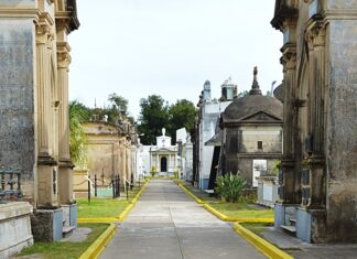Comenzó la agenda evocativa del Cementerio