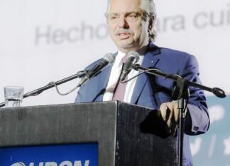 Fernández cruzó a Macri por el acuerdo con el FMI