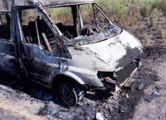 Investigan cuerpo calcinado en camioneta