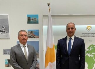 Urribarri en Chipre fue recibido en la Cancillería y visitó a los Cascos Azules argentinos