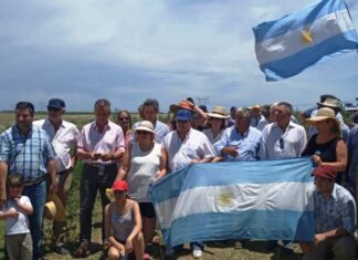 Productores denuncian la usurpación de un campo