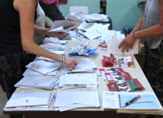 Comienza el escrutinio definitivo de los votos