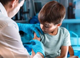Instan a inmunizar a los niños contra el Covid