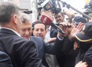 Macri no respondió preguntas y presentó un escrito