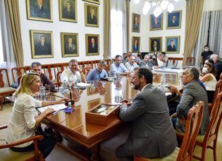 Reunión por los pliegos de licitación de la hidrovía