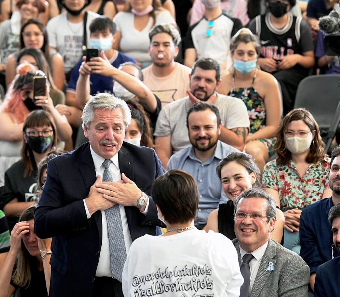 PÁGINA 9 ALBERTO FERNÁNDEZ TECNÓPOLIS