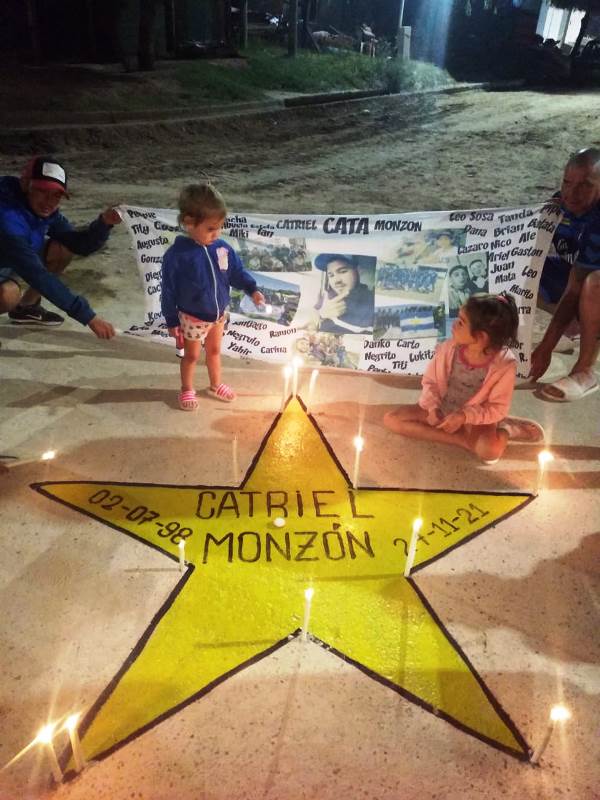 Pagina 19 26 de diciembre 2021 Pintaron una estrella amarilla para recordar el crimen
