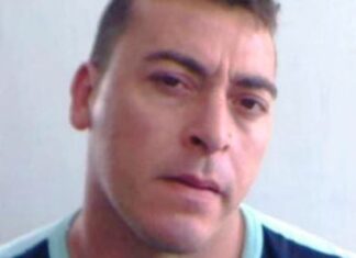 Muerto en una comisaría sufrió golpes y patadas