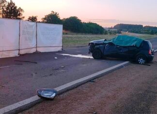 Dos muertos tras despiste y vuelco de un auto en ruta 14