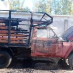 Pagina 7 6 de diciembre 2021 Ardió una camioneta en el barrio 55 Viviendas