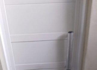 Rompieron una puerta en los sanitarios del Balneario Itapé