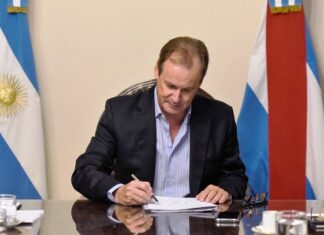 Bordet firmó el decreto de adhesión al pase sanitario