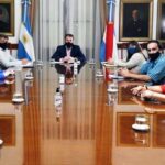 p8 – Convocan a los gremios docentes